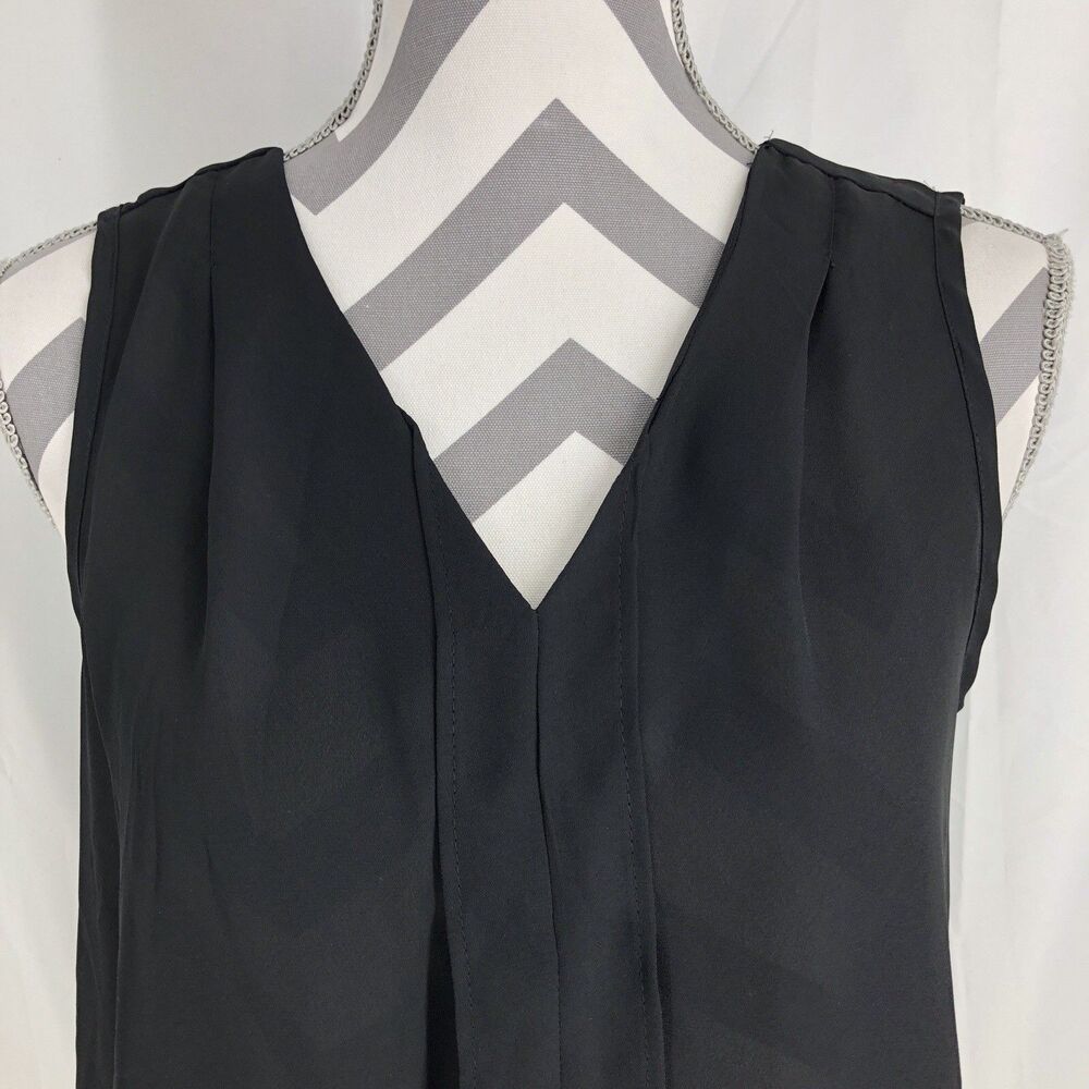 Bobeau Alison Sleeveless Pleated V Neck Tank  XS Black